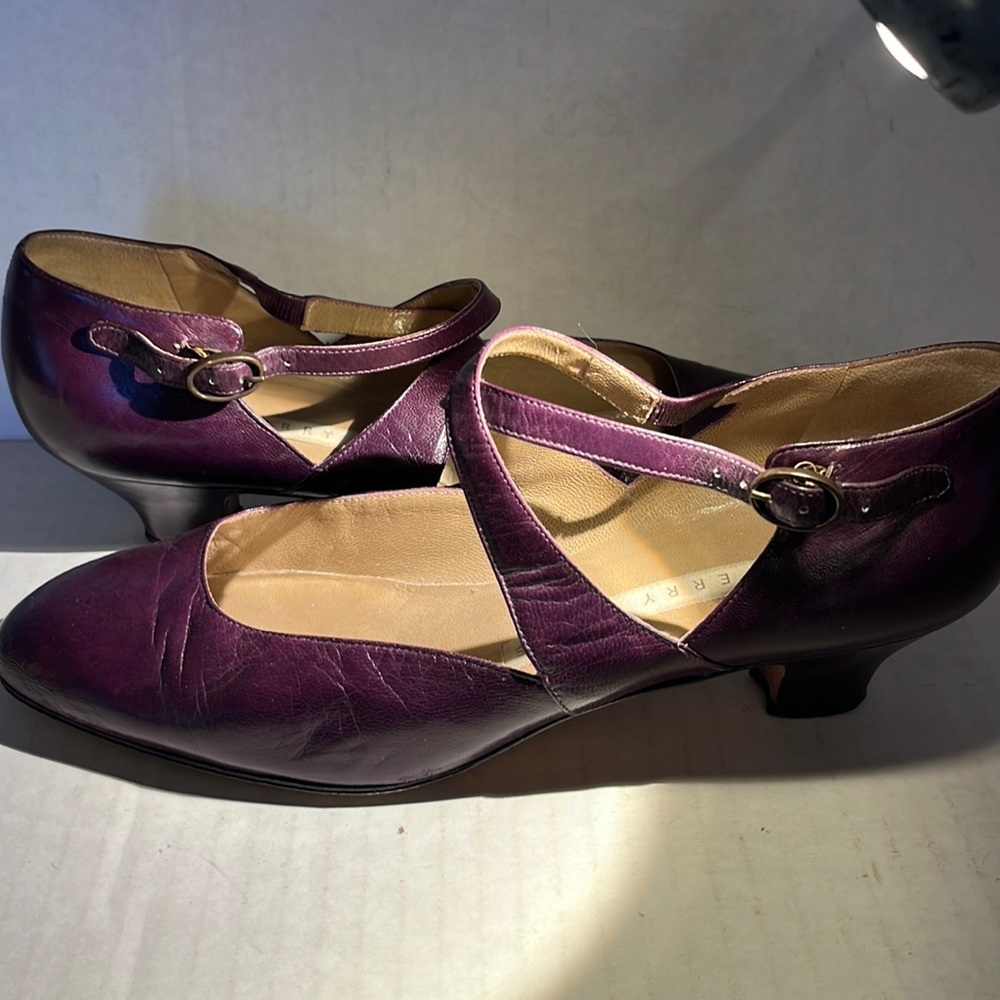 Vintage Perry Ellis women’s heel